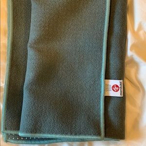 MANDUKA skinless yoga towel!